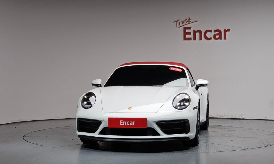 Porsche 911 Carrera 4 GTS Cabriolet, 2024