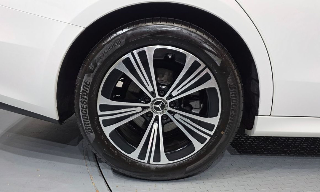 Mercedes-Benz E-Class E200 Avantgarde, 2024