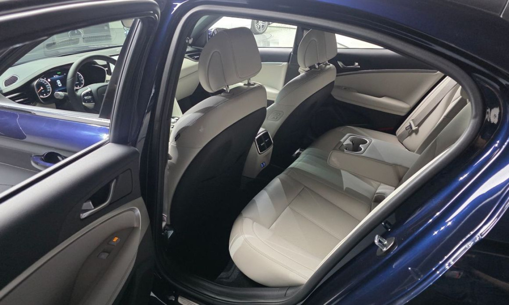Genesis G70 Gasoline 2.5T 4WD, 2025