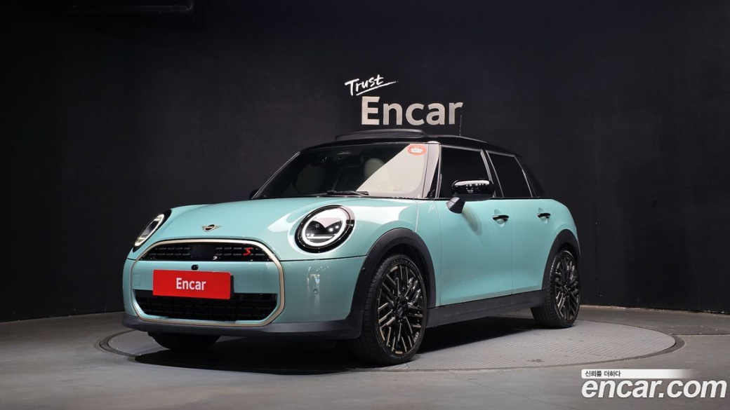 Mini Cooper 5 Door Favoured, 2025