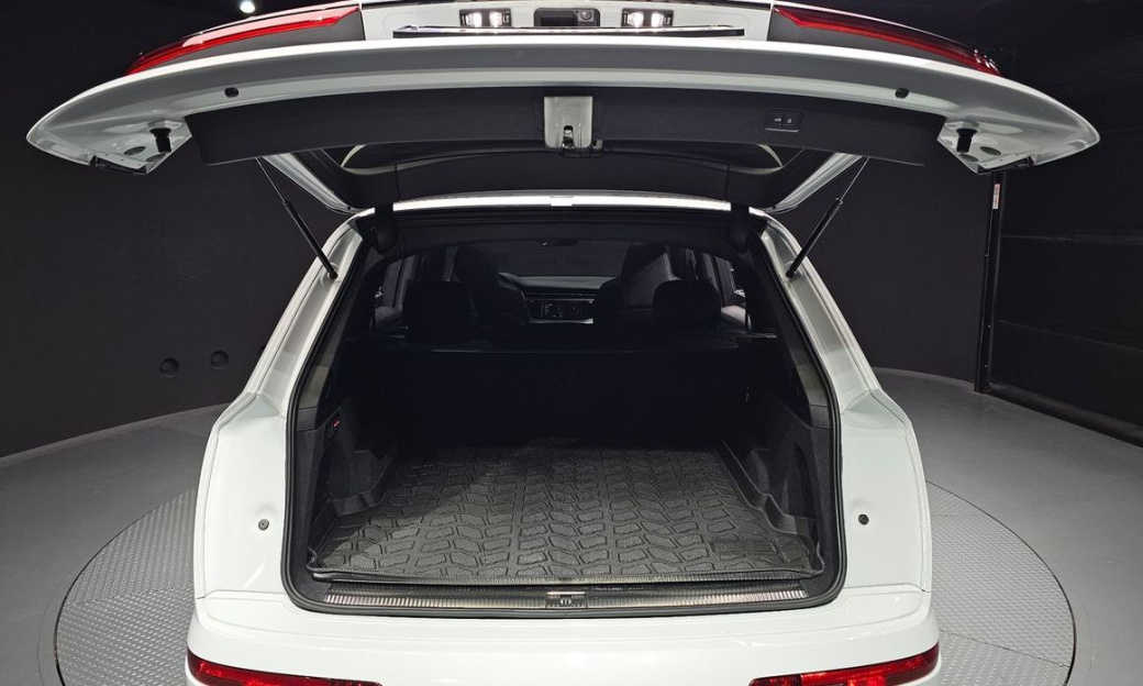 Audi Q7 55 TFSI Quattro Premium, 2022