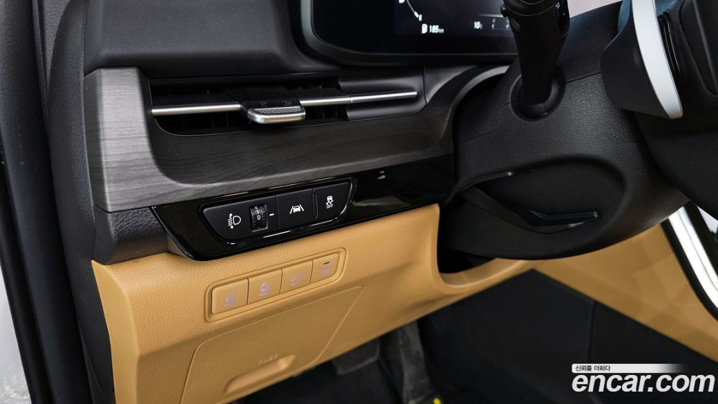 Kia Carnival 9-Seater Signature, 2023