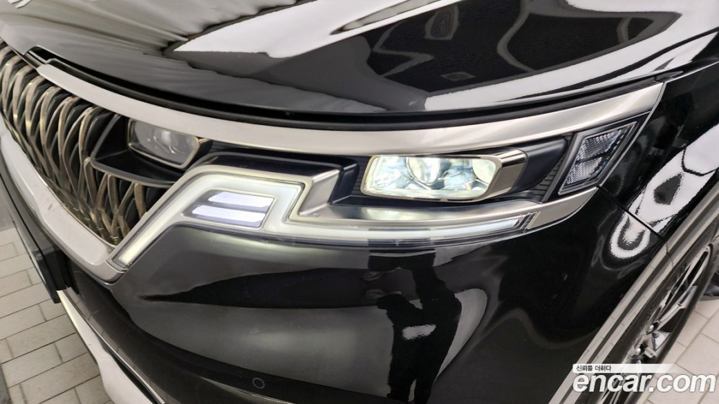 Kia Carnival 9-Seater Signature, 2023