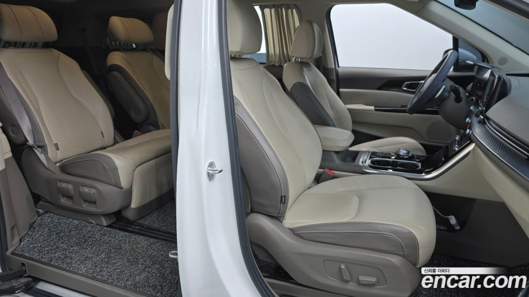 Kia Carnival 7-Seater Hi-Limousine, 2022