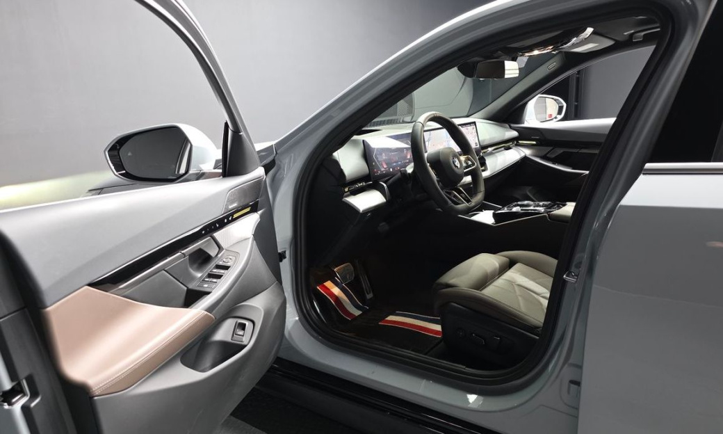 BMW 5-Series 520i M Sport, 2024