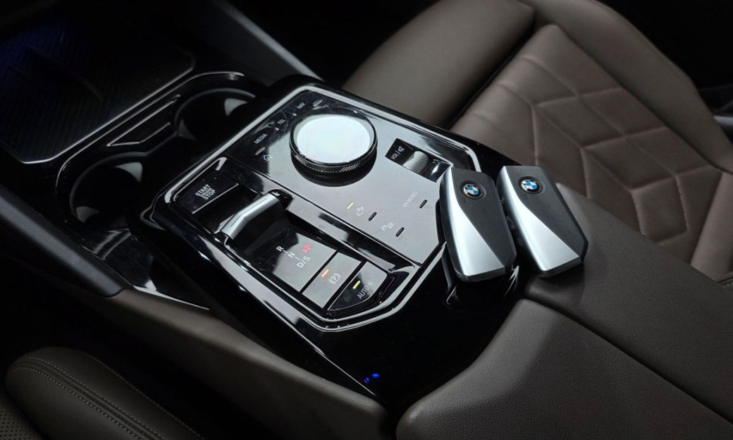 BMW 5-Series 520i, 2024