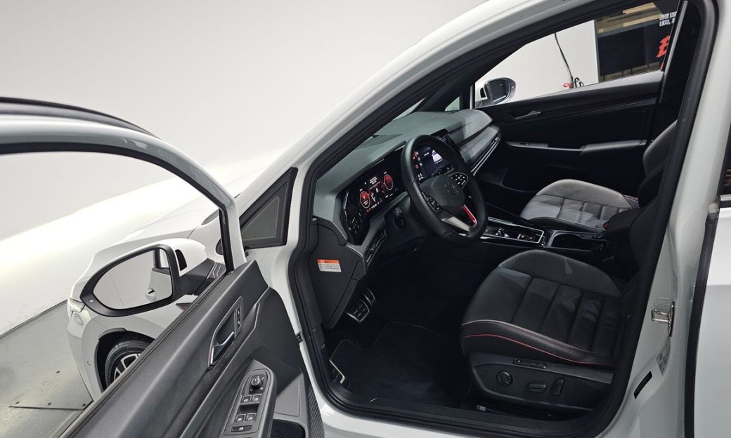 Volkswagen Golf 2.0 GTI, 2024
