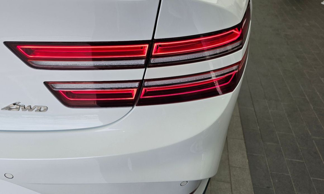 Genesis G80 Gasoline 2.5 Turbo AWD, 2025