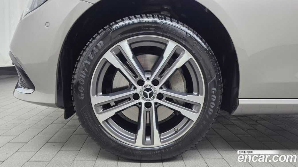 Mercedes-Benz E-Class E350 4MATIC Avantgarde, 2022
