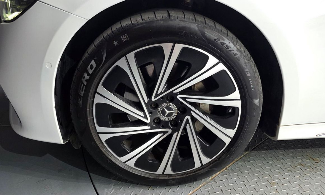 Mercedes-Benz E-Class E300 4MATIC Exclusive, 2024