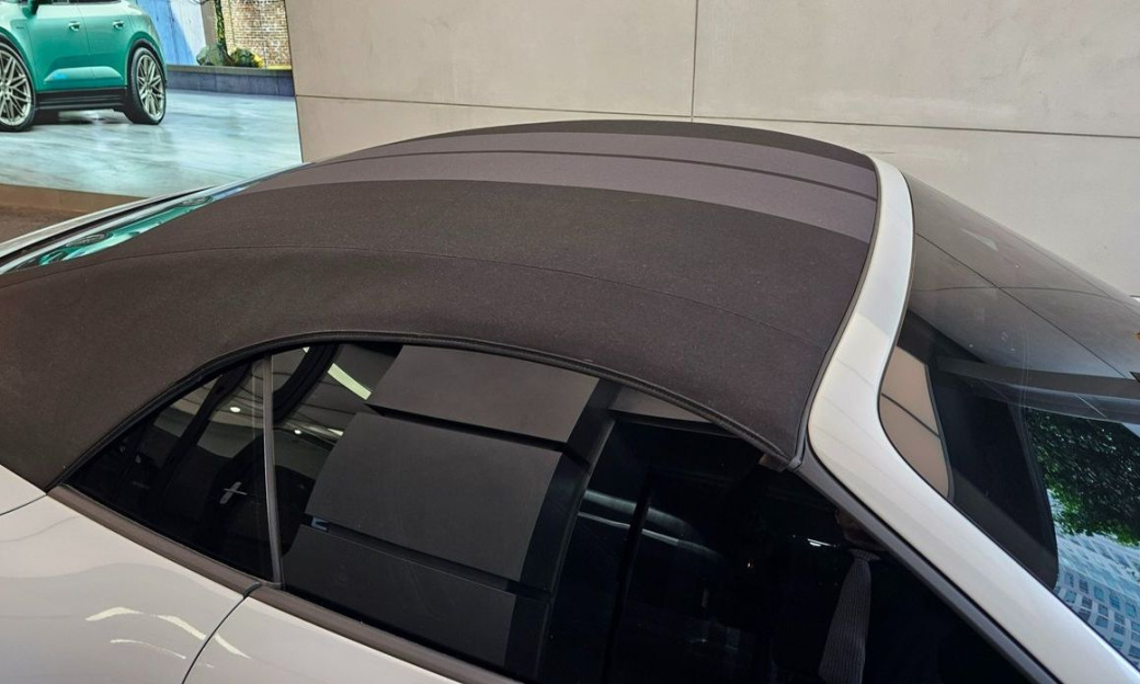 Porsche 911 Carrera Cabriolet, 2024