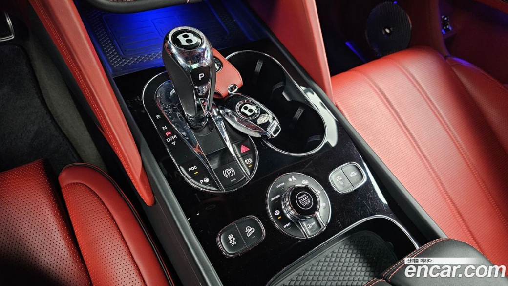Bentley Bentayga 4.0 V8 Azure, 2023