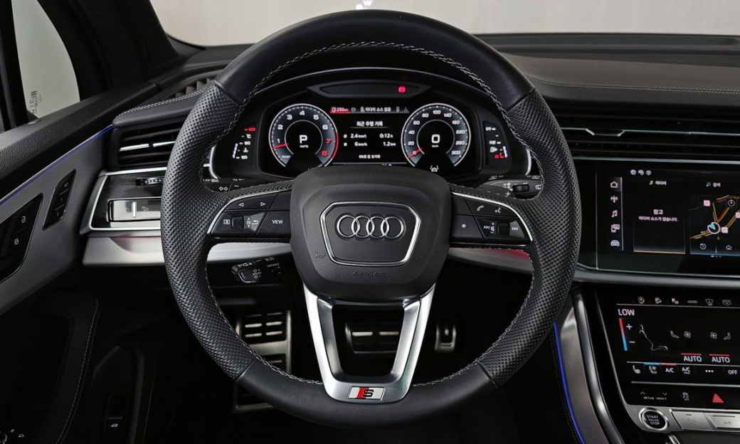 Audi Q7 55 TFSI Quattro Premium, 2025