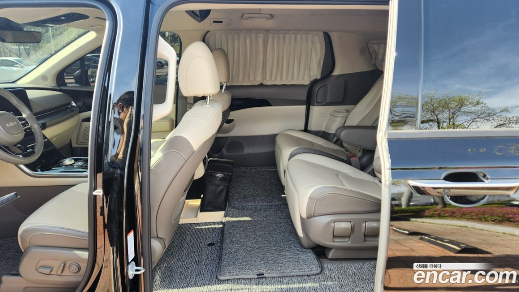 Kia Carnival 7-Seater Hi-Limousine, 2022