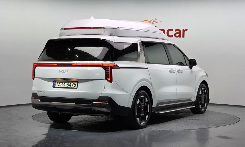 Kia Carnival 9-Seater Hi Limousine, 2024