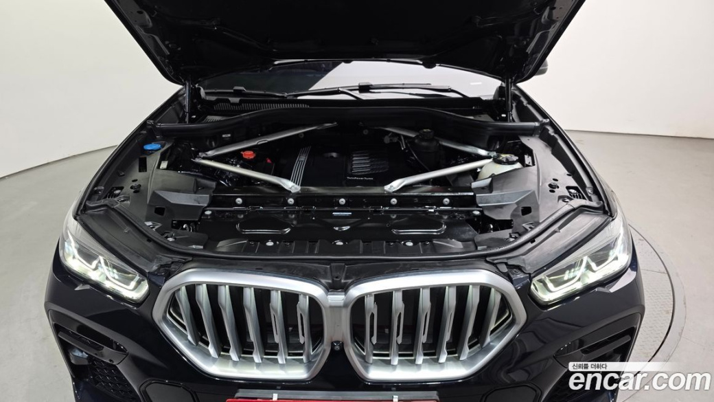 BMW X6 xDrive40i M Sport, 2022