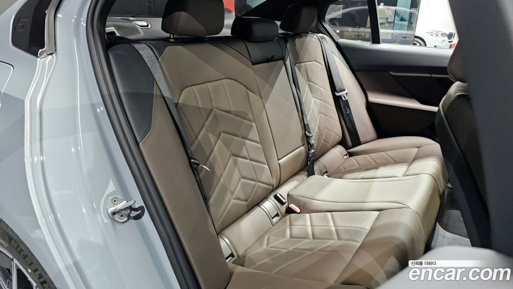 BMW 5-Series 520i M Sport, 2025