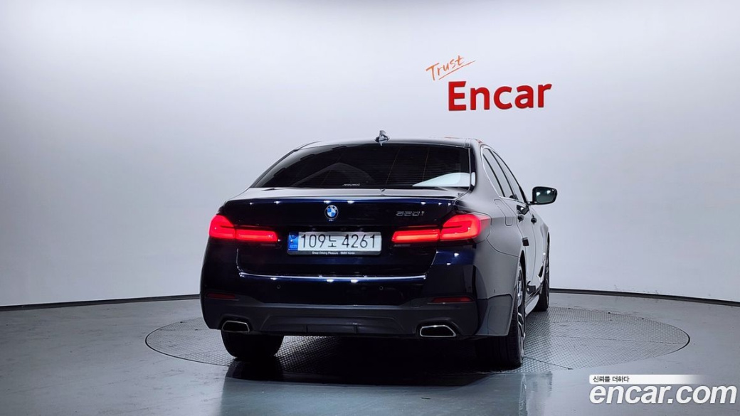 BMW 5-Series 520i M Sport, 2022