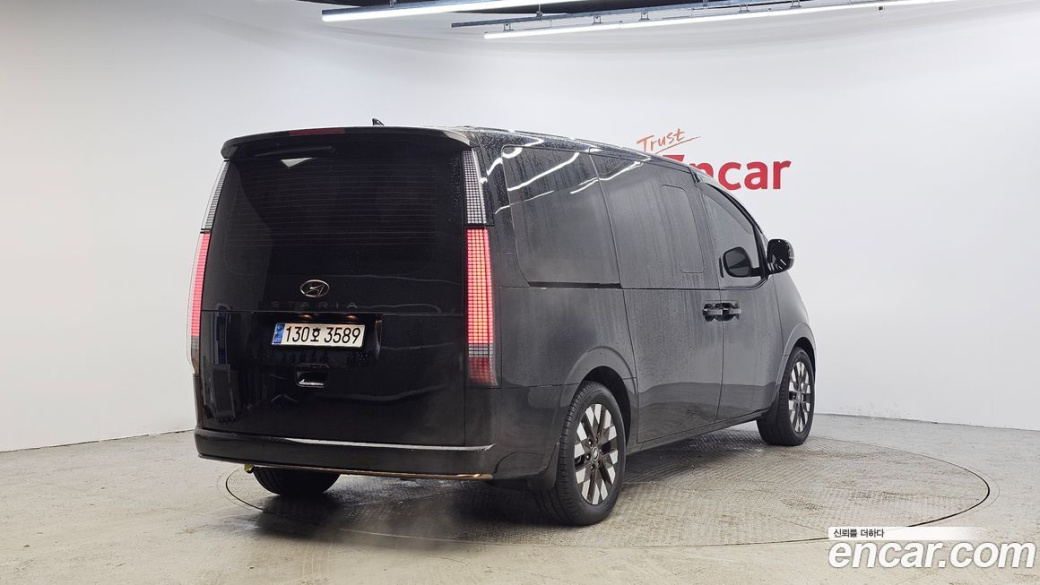 Hyundai Staria Lounge 9-Seater, 2023