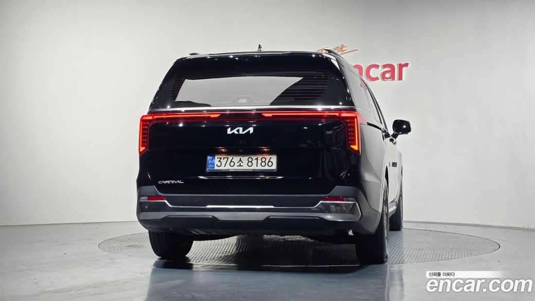 Kia Carnival 9-Seater Signature, 2024