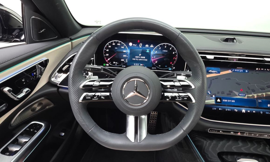 Mercedes-Benz E-Class E300 4MATIC AMG Line, 2025
