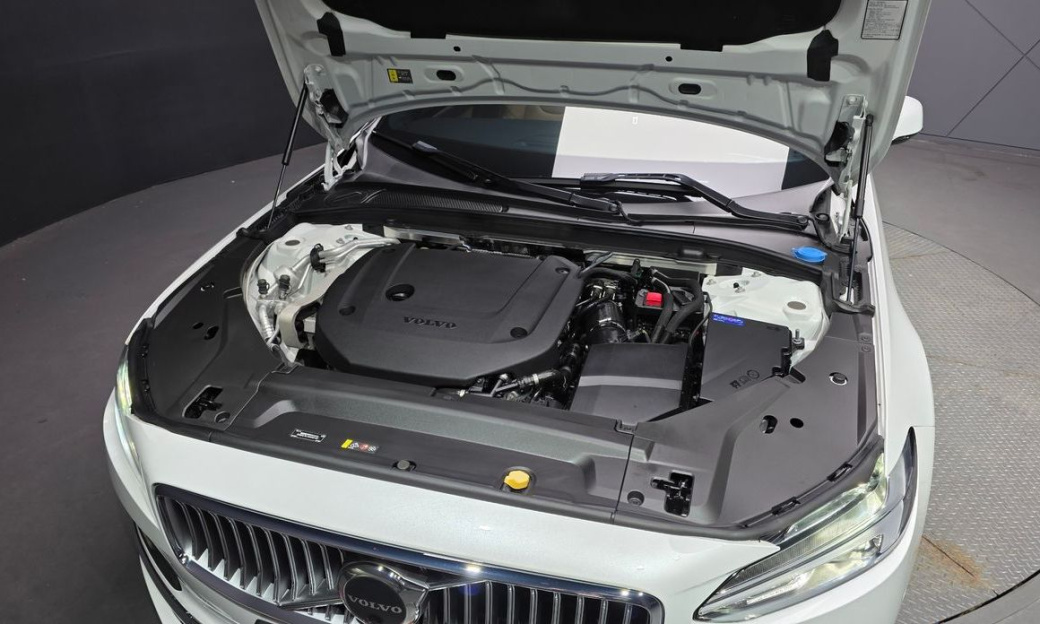 Volvo S90 B6 AWD Ultra Bright, 2023
