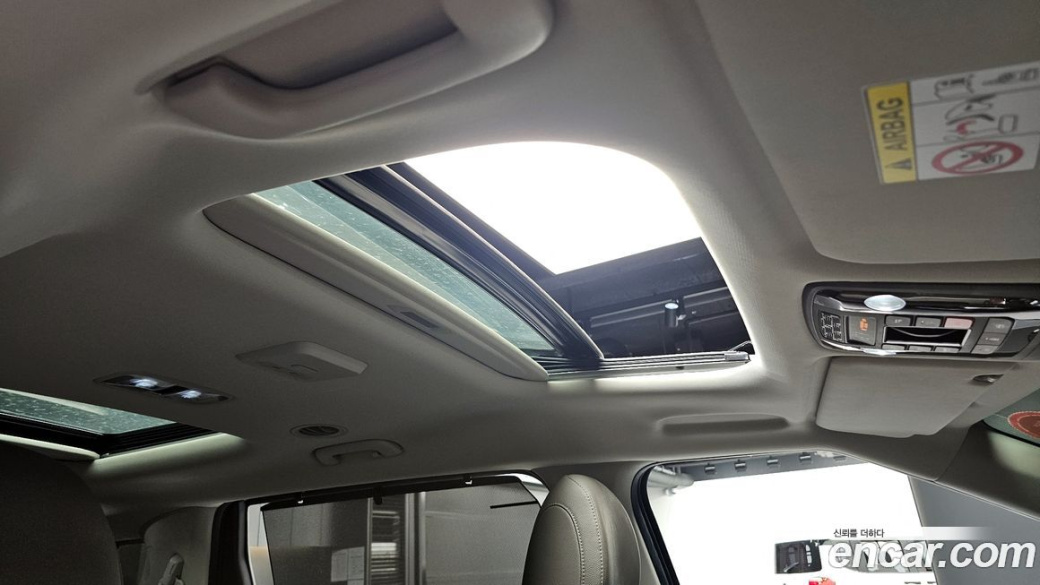 Kia Carnival 9-Seater Gravity, 2025