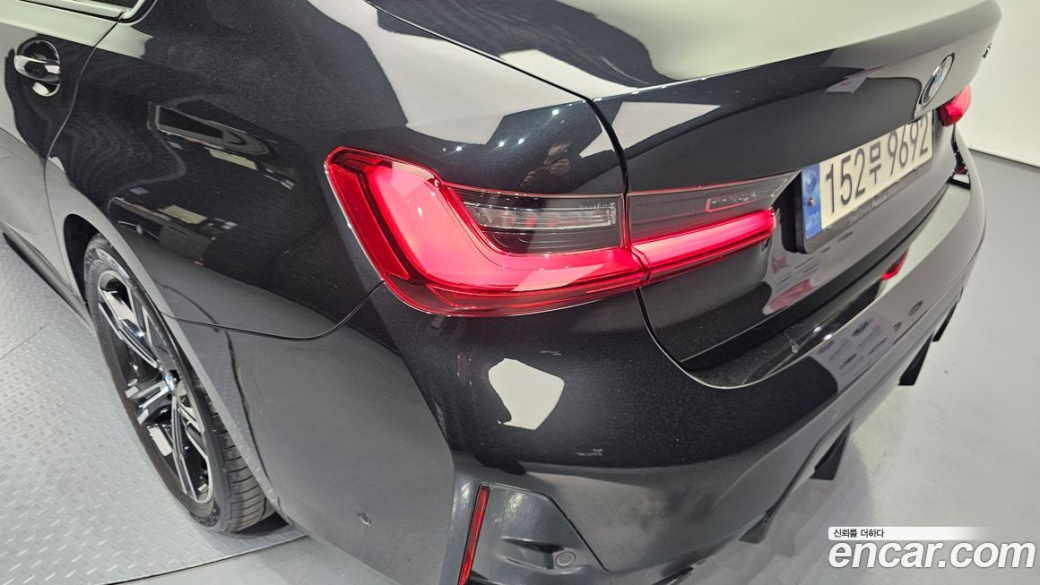 BMW 3-Series 320i M Sport, 2024