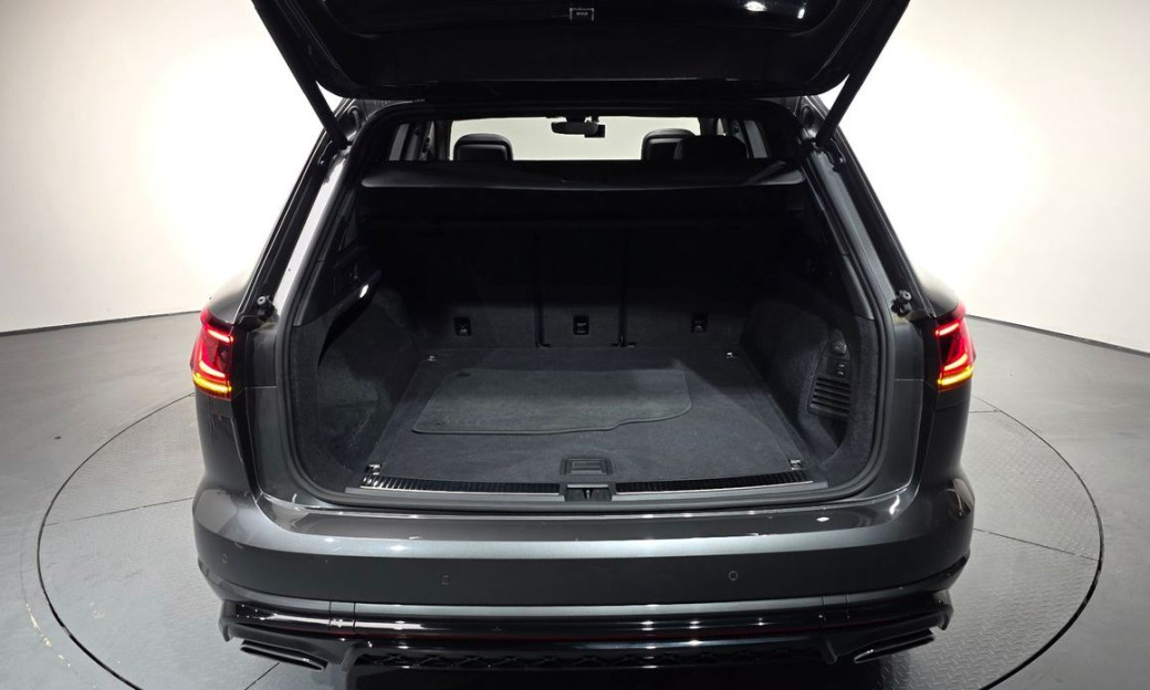 Volkswagen Touareg 3.0 TDI R-Line, 2024