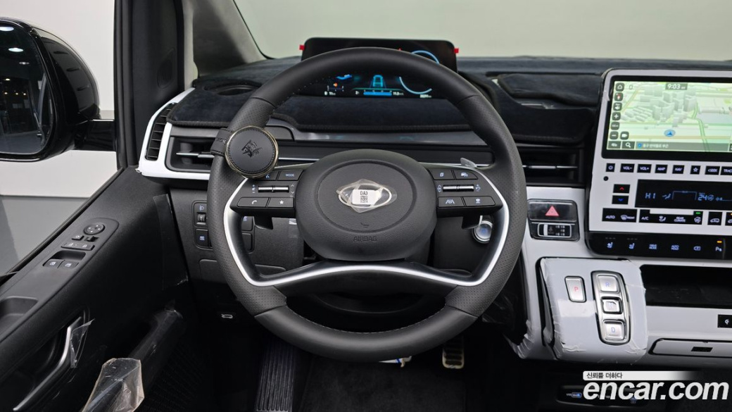 Hyundai Staria 4WD Lounge 7-Seater, 2025