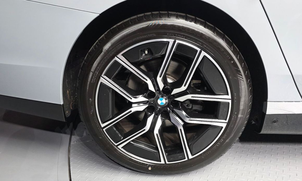 BMW 7-Series 740d xDrive M Sport, 2025
