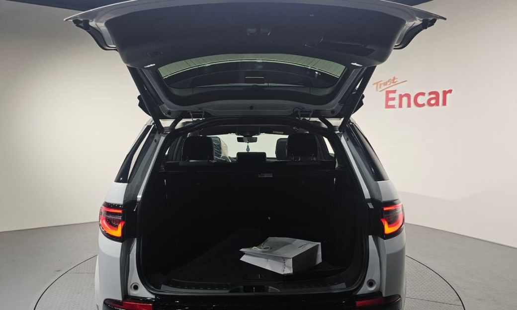 Land Rover Discovery Sport P250 Dynamic SE, 2024