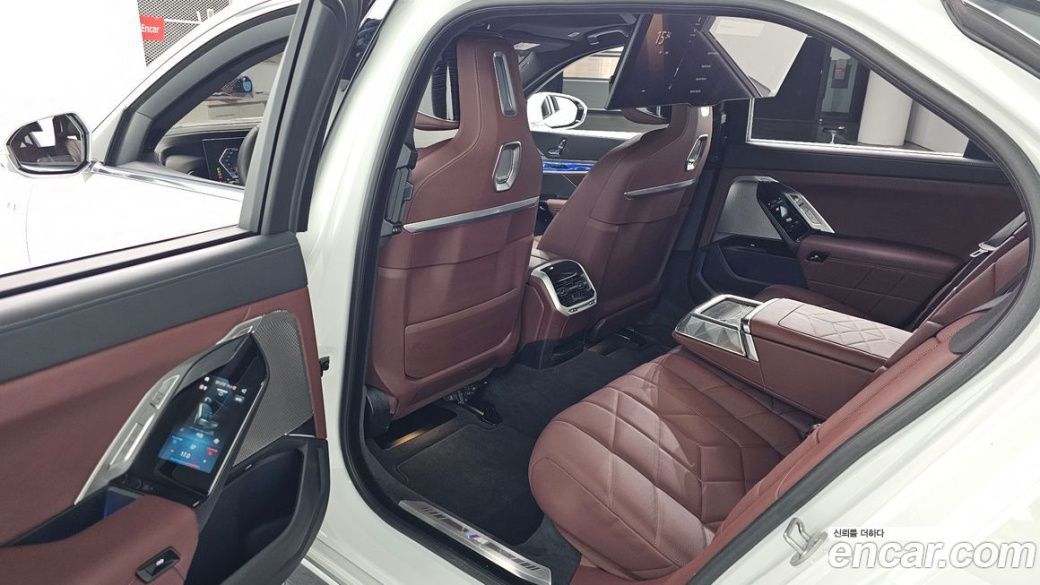 BMW 7-Series 740i xDrive M Sport, 2025