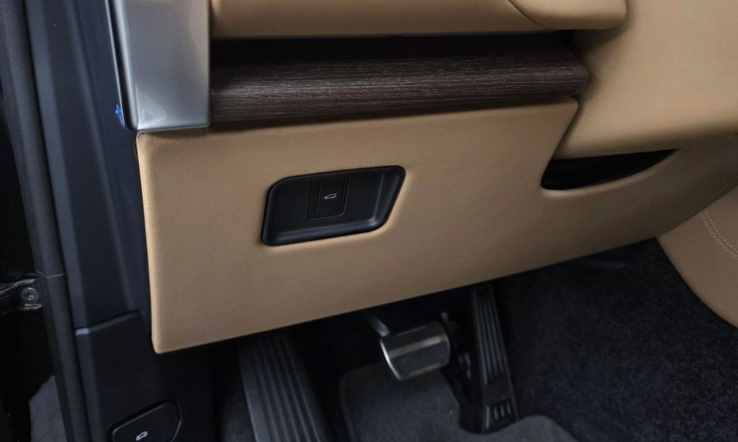 Land Rover Range Rover D350 Autobiography Long Wheel Base, 2024