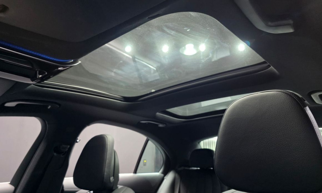 Mercedes-Benz E-Class E300 4MATIC Exclusive, 2025