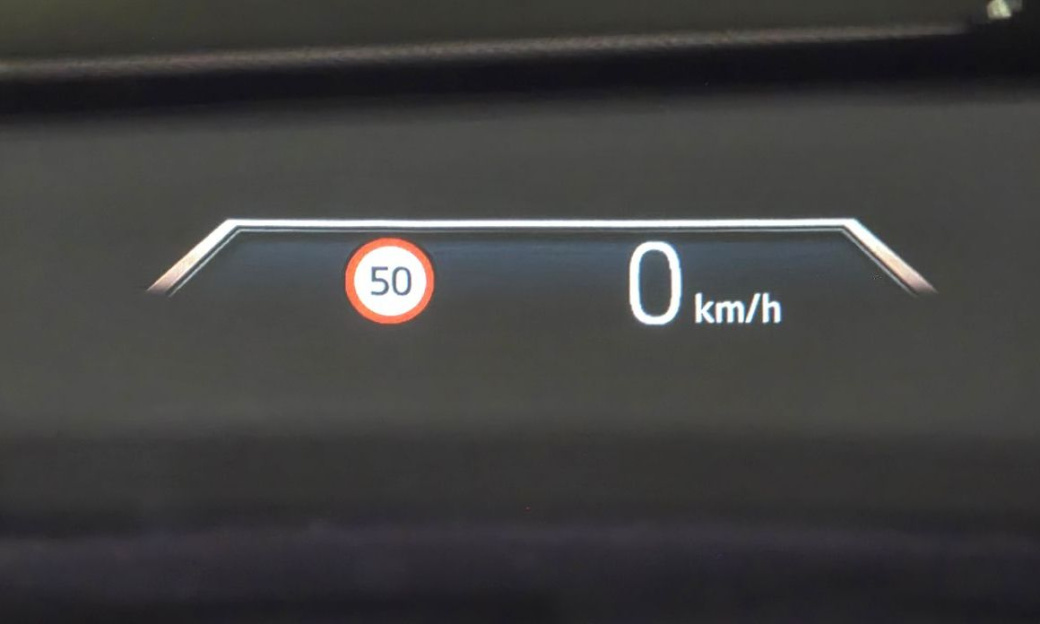 BMW 2-Series 220i Luxury, 2024