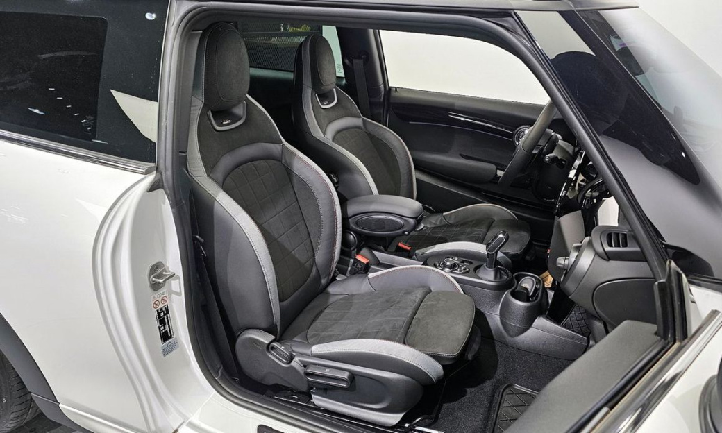 Mini Cooper JCW, 2024