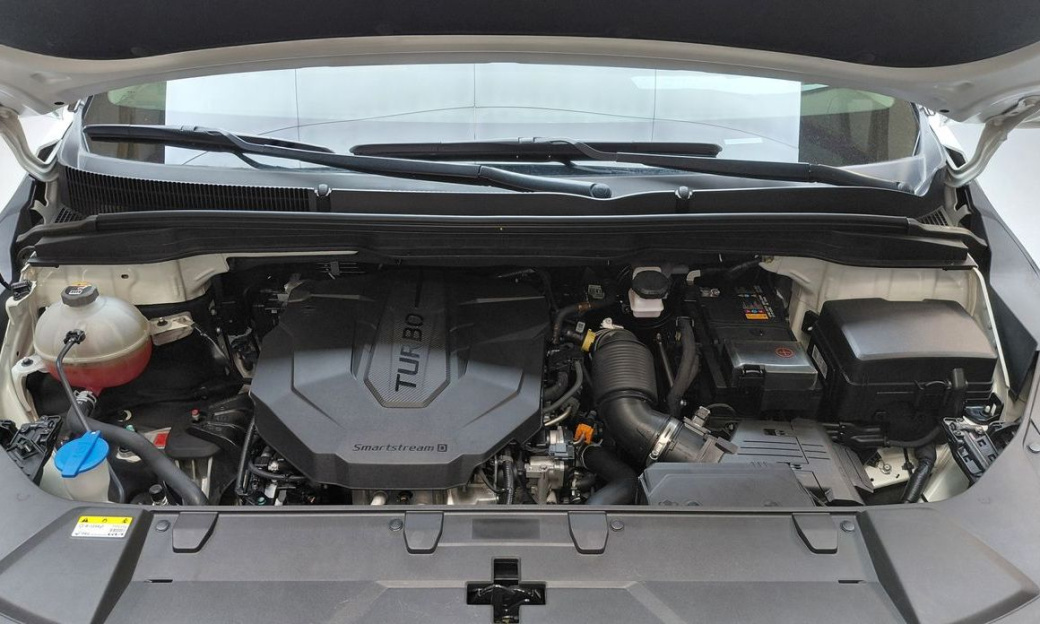 Kia Carnival 7-Seater Signature, 2023