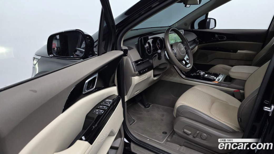 Kia Carnival 7-Seater Noblesse, 2023