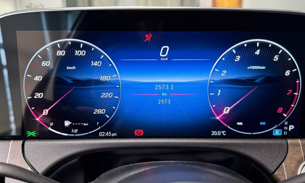 Mercedes-Benz E-Class E300 4MATIC Exclusive, 2025