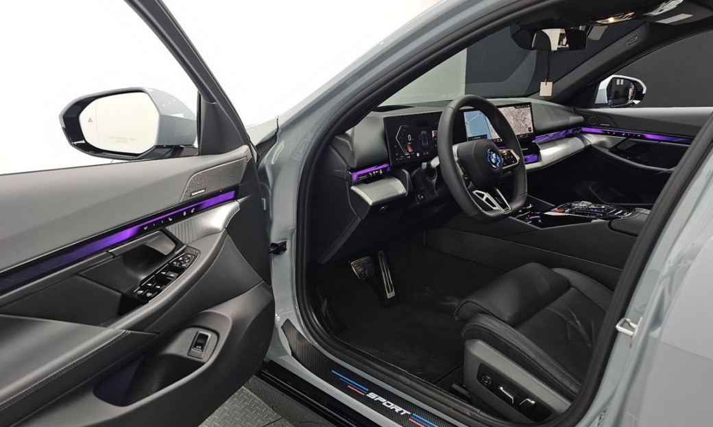 BMW 5-Series 530i xDrive M Sport, 2025