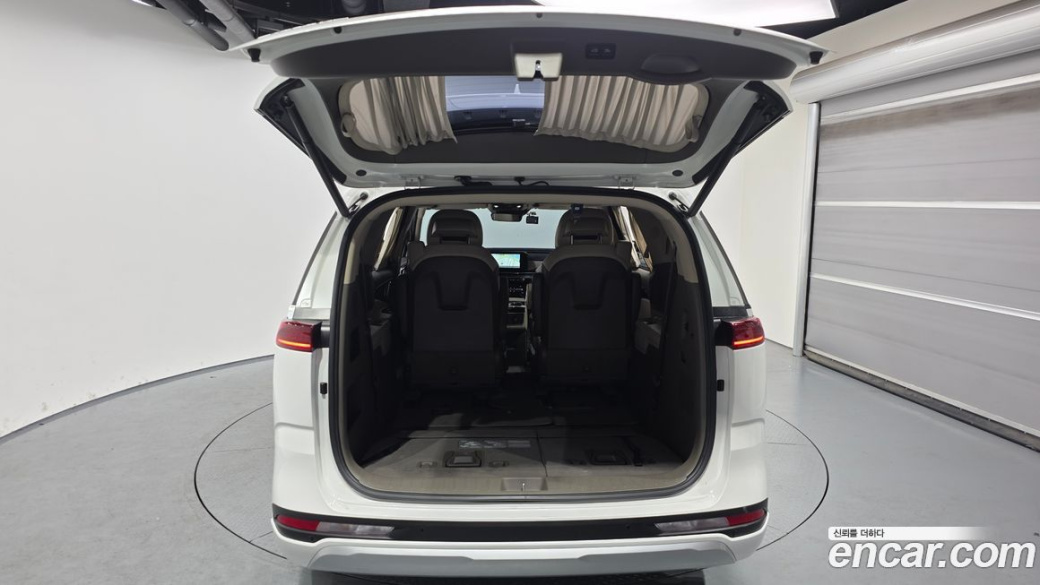 Kia Carnival 7-Seater Hi-Limousine, 2023