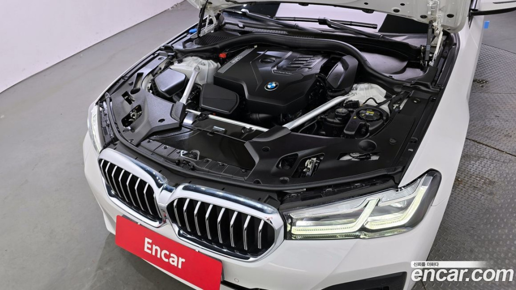 BMW 5-Series 520i M Sport, 2023