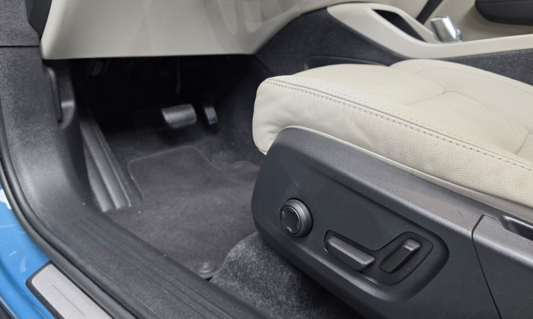 Volvo XC40 B4 Ultimate Bright, 2023