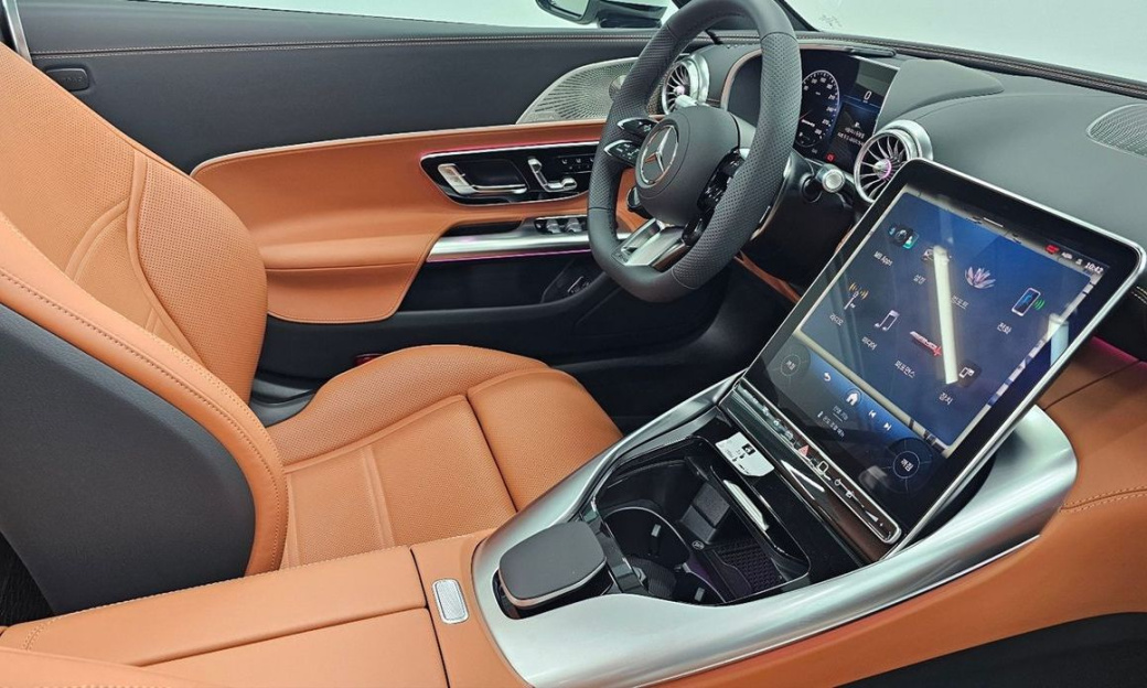 Mercedes-Benz SL-Class AMG SL43, 2025
