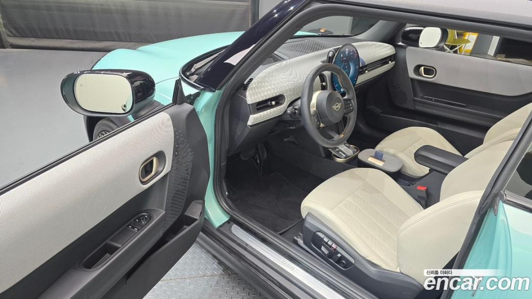Mini Cooper Favoured, 2025