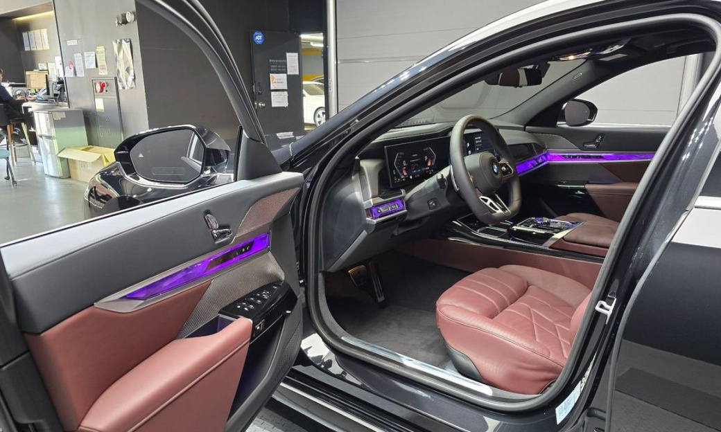 BMW 7-Series 740i xDrive M Sport, 2025