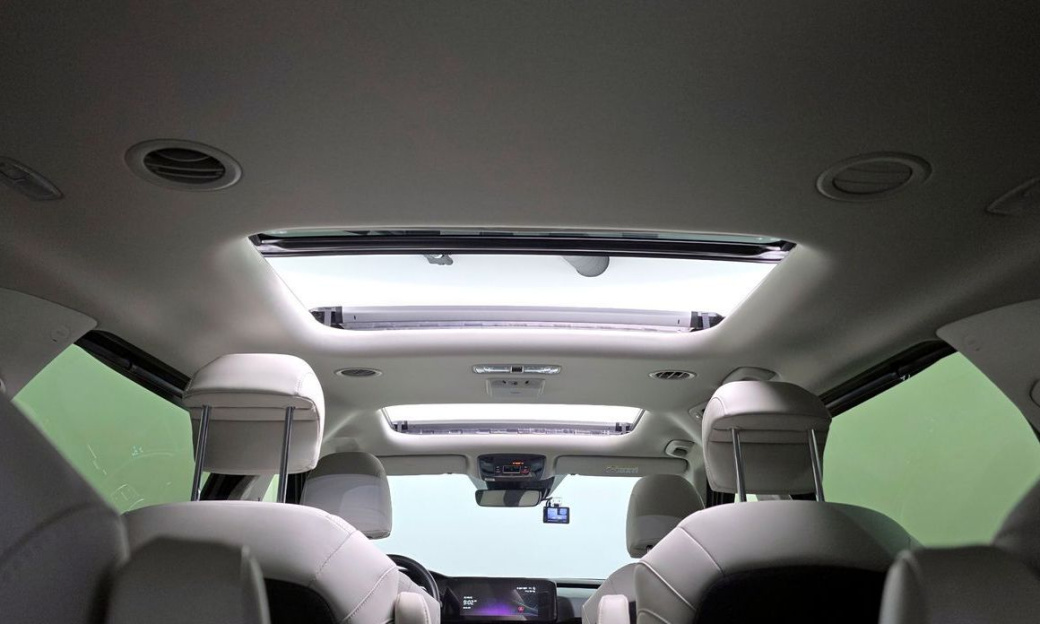 Kia Carnival 9-Seater Signature, 2023