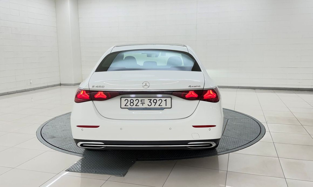 Mercedes-Benz E-Class E450 4MATIC Exclusive, 2025