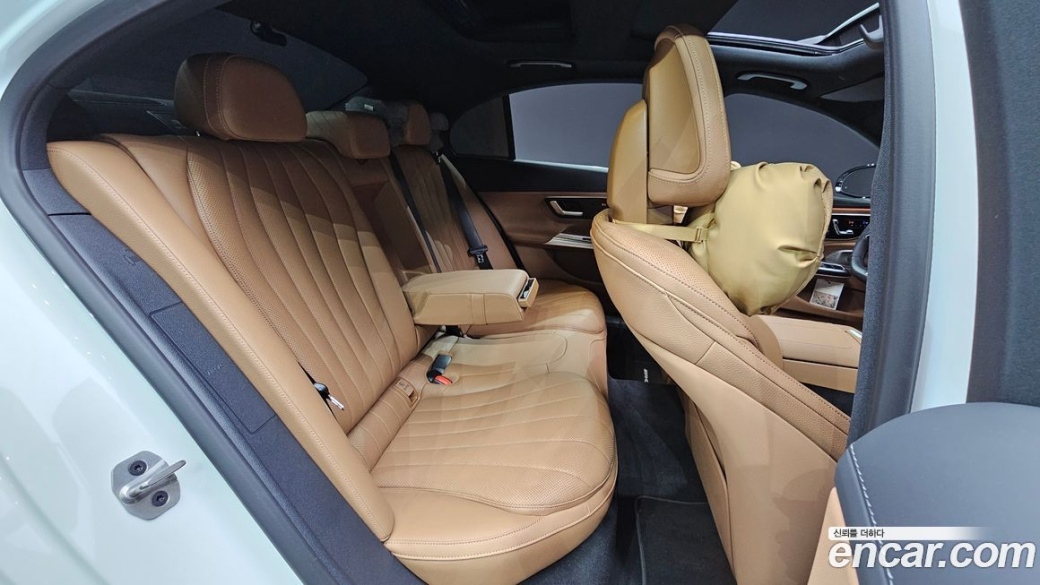 Mercedes-Benz E-Class E300 4MATIC AMG Line, 2026